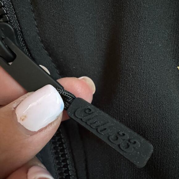 Disneyland Ultra Exclusive Private Club 33 Jacket Medium NEW Full Zip Front NWT - Picture 7 of 14